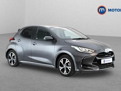 Begagnad Toyota Yaris Hybrid Design 116 HK (85 kW) 2026 Halvkombi