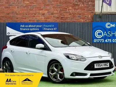 Begagnad Ford Focus ST 250 HK (183 kW) 2014 Vit Halvkombi