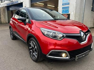 Used Renault Captur Dynamique 90 HP (66 kW) 2016 Red SUV