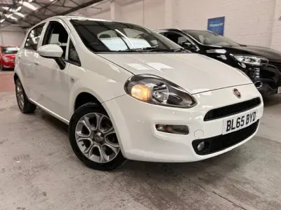 Used Fiat Punto Easy Plus 77 HP (56 kW) 2015 White Hatchback