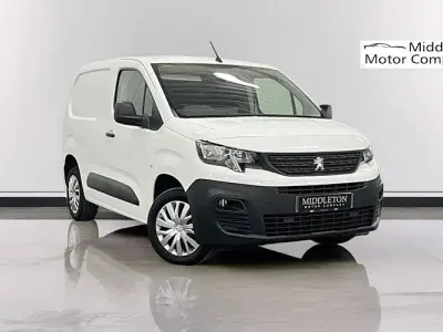 Second-hand Peugeot Partner 102 CP (75 kW) 2021 Alb Monovolum