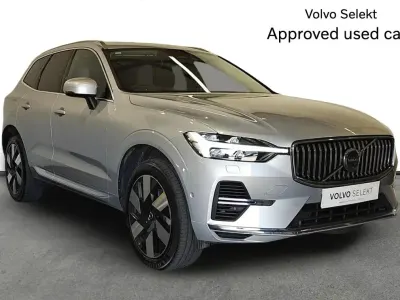 Używany Volvo XC60 Ultra 455 KM (334 kW) 2025 Srebrny SUV