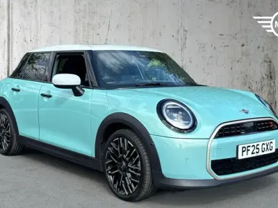 Usado Mini Cooper S Hatch 201 HP (147 kW) 2025 Verde Citadino