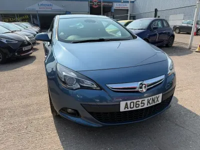 Used Vauxhall Astra GTC SRi 140 HP (102 kW) 2015 Blue Coupe