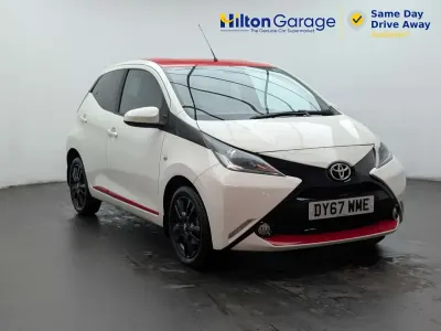Used Toyota Aygo x-press 69 HP (50 kW) 2017 White Hatchback