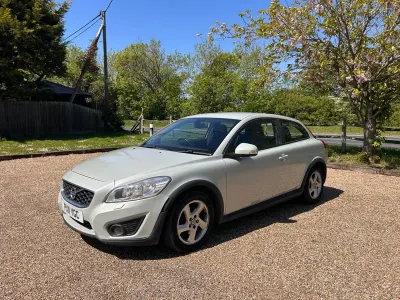 Usado Volvo C30 145 CV (106 kW) 2011 Blanco Utilitario