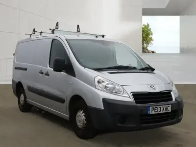 Usado Peugeot Expert 128 HP (94 kW) 2013 Prateado Van