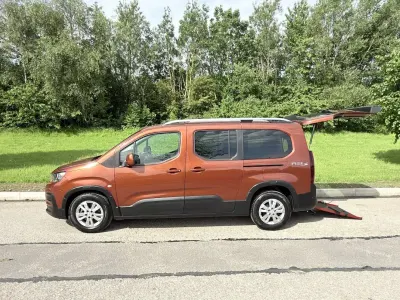 Używany Peugeot Rifter Allure 130 KM (95 kW) 2021 Brązowy Minivan