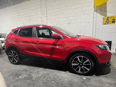 Used Nissan Qashqai Tekna 130 HP (95 kW) 2016 Red SUV