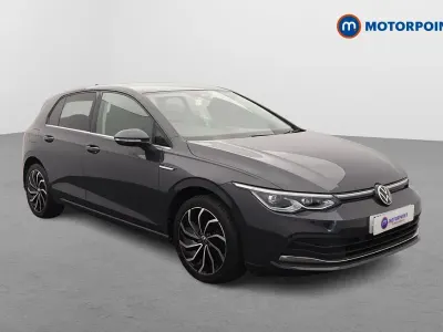 Begagnad VW Golf VIII Edition 150 HK (110 kW) 2023 Grå Halvkombi