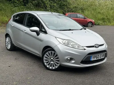Gebraucht Ford Fiesta Titanium 2010 Silber Kleinwagen