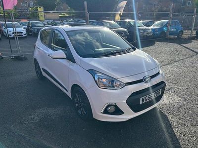 White Used 2016 Hyundai i10 Premium SE Hatchback | £7,495 (Fair price)