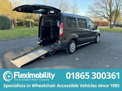 Used Ford Grand Tourneo Connect Zetec 120 HP (88 kW) 2019 Grey MPV