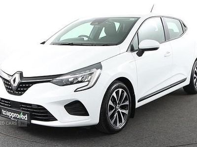 Used Renault Clio V Iconic 90 HP (66 kW) 2022 White Hatchback