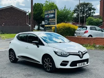 Used Renault Clio IV Dynamique 90 HP (66 kW) 2017 White Hatchback