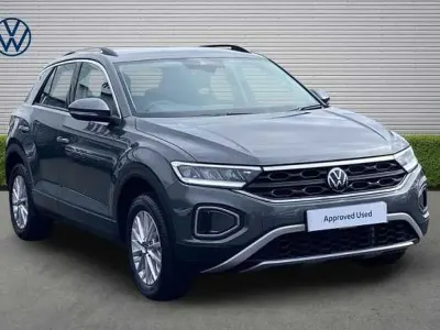 Usado VW T-Roc Life 150 HP (110 kW) 2023 Cinzento SUV