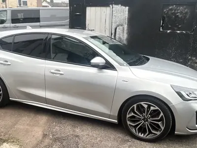Gebraucht Ford Focus ST-Line X 125 PS (91 kW) 2023 Silber Kleinwagen