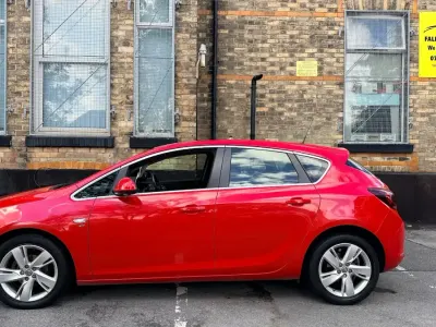 Used Vauxhall Astra SRi 2013 Red Hatchback