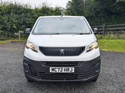 Used Peugeot Expert Premium 102 HP (75 kW) 2023 White Van