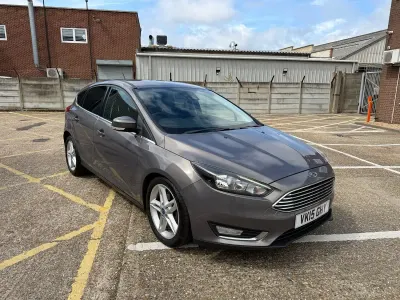 Used Ford Focus Titanium 125 HP (91 kW) 2015 Brown Hatchback