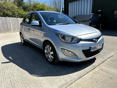Used Hyundai i20 Style 100 HP (73 kW) 2012 Blue Hatchback