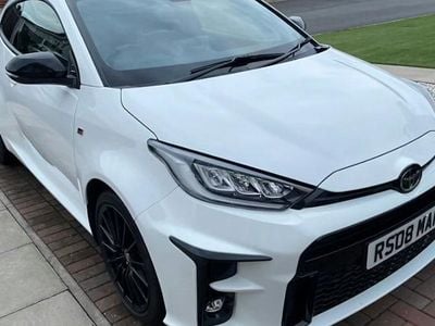 Used Toyota Yaris 261 HP (191 kW) 2021 White Hatchback