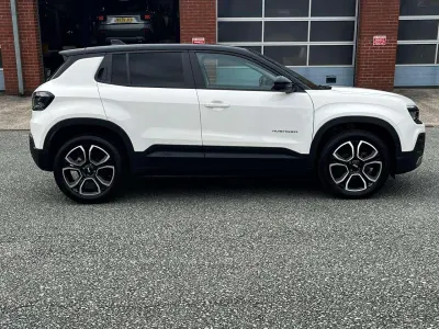 Used Jeep Avenger Summit 100 HP (73 kW) 2025 White SUV