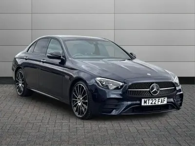 Usado Mercedes E200 AMG line 196 HP (144 kW) 2022 Azul Sedan