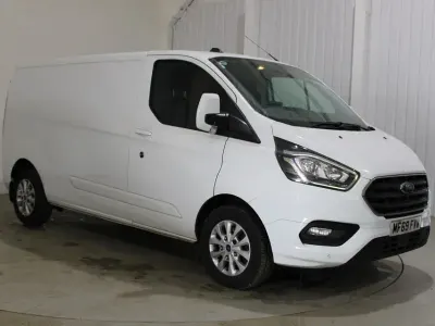 Used Ford Transit Custom Limited 170 HP (125 kW) 2019 White Van