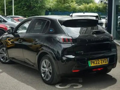 Used Peugeot e-208 Allure Premium 100 kW (136 HP) 2022 Black Hatchback