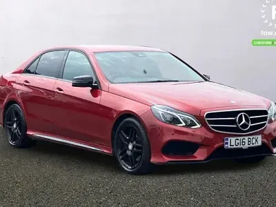 Gebraucht Mercedes E220 Active 177 PS (130 kW) 2016 Rot Limousine