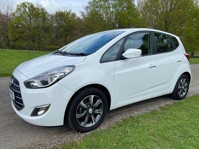 Used Hyundai ix20 SE 115 HP (84 kW) 2017 White Hatchback