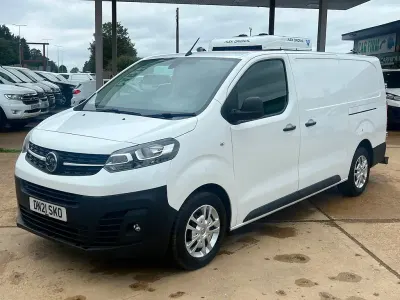 Used Vauxhall Vivaro 100 HP (73 kW) 2021 White MPV