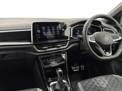 Usado VW T-Roc R-line 150 HP (110 kW) 2025 Cinzento SUV
