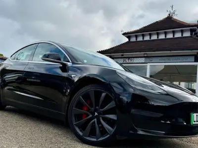 Używany Tesla Model 3 Performance 334 kW (455 KM) 2023 Sedan/Limuzyna
