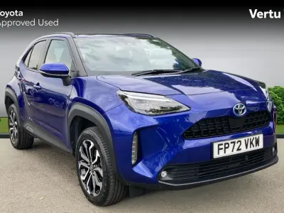Used Toyota Yaris Hybrid Design 116 HP (85 kW) 2023 Blue Estate
