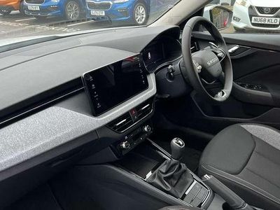 New Skoda Kamiq SE 95 HP (69 kW) 2025 Moon white metallic SUV