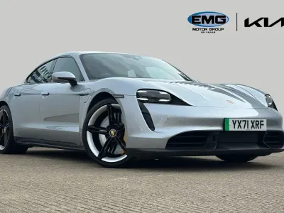 Usado Porsche Taycan Performance Package 559 kW (761 CV) 2021 Plateado Berlina