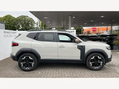 Used Dacia Duster Extreme 130 HP (95 kW) 2025 White SUV