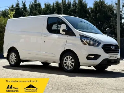 Used Ford Transit Custom Limited 130 HP (95 kW) 2022 White Van