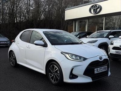Used Toyota Yaris Hybrid Design 113 HP (83 kW) 2023 White Hatchback