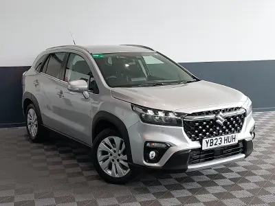 Używany Suzuki SX4 S-Cross 129 KM (94 kW) 2023 Srebrny SUV