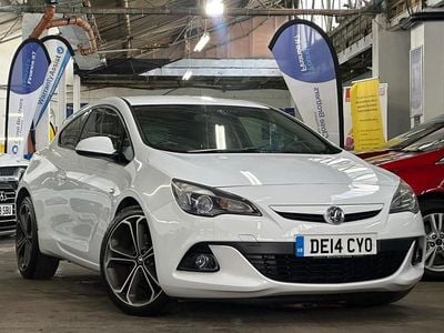 Used Vauxhall Astra GTC Edition 140 HP (102 kW) 2014 White Hatchback