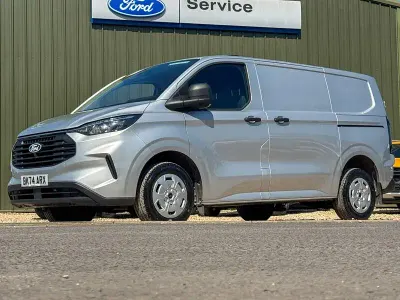 Usado Ford Transit Custom Trend 136 HP (100 kW) 2024 Prateado Van