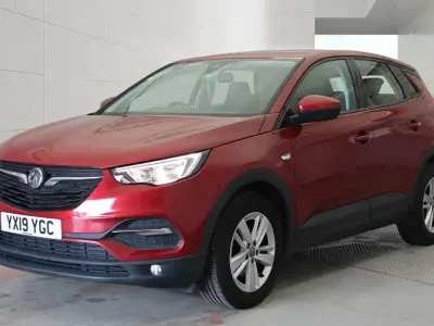 Used Vauxhall Grandland X S 130 HP (95 kW) 2019 Red SUV