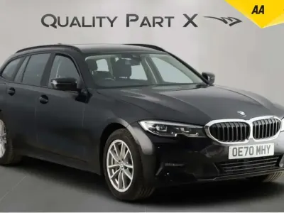 Begagnad BMW 330e 2020 Svart Kombi