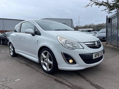 Used Vauxhall Corsa SRi 100 HP (73 kW) 2011 White Hatchback
