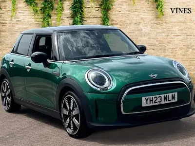 Used Mini Cooper Exclusive 136 HP (100 kW) 2023 Green Hatchback