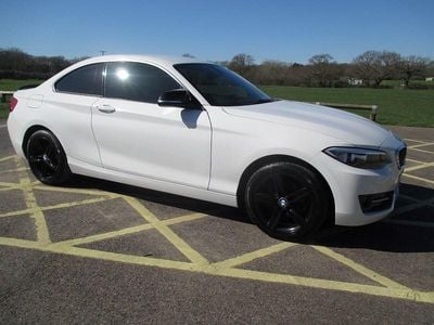 Used BMW 218 Sport Line 2015 White Coupe