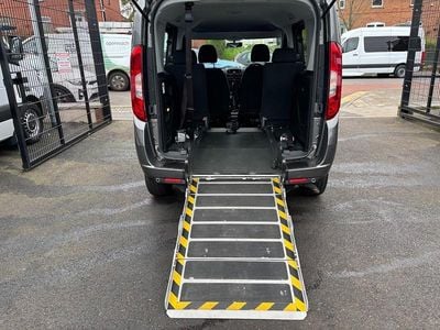 Used Fiat Doblò Easy 2017 Grey MPV